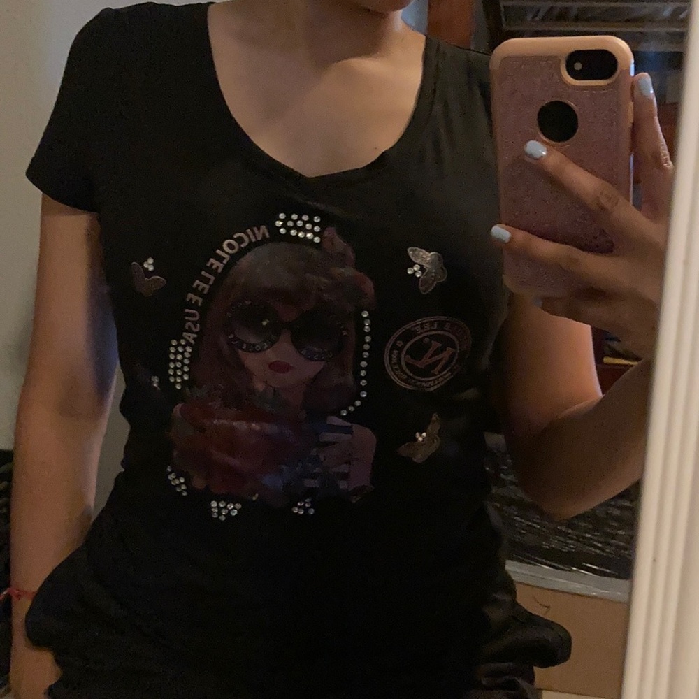 Nicole lee v- neck